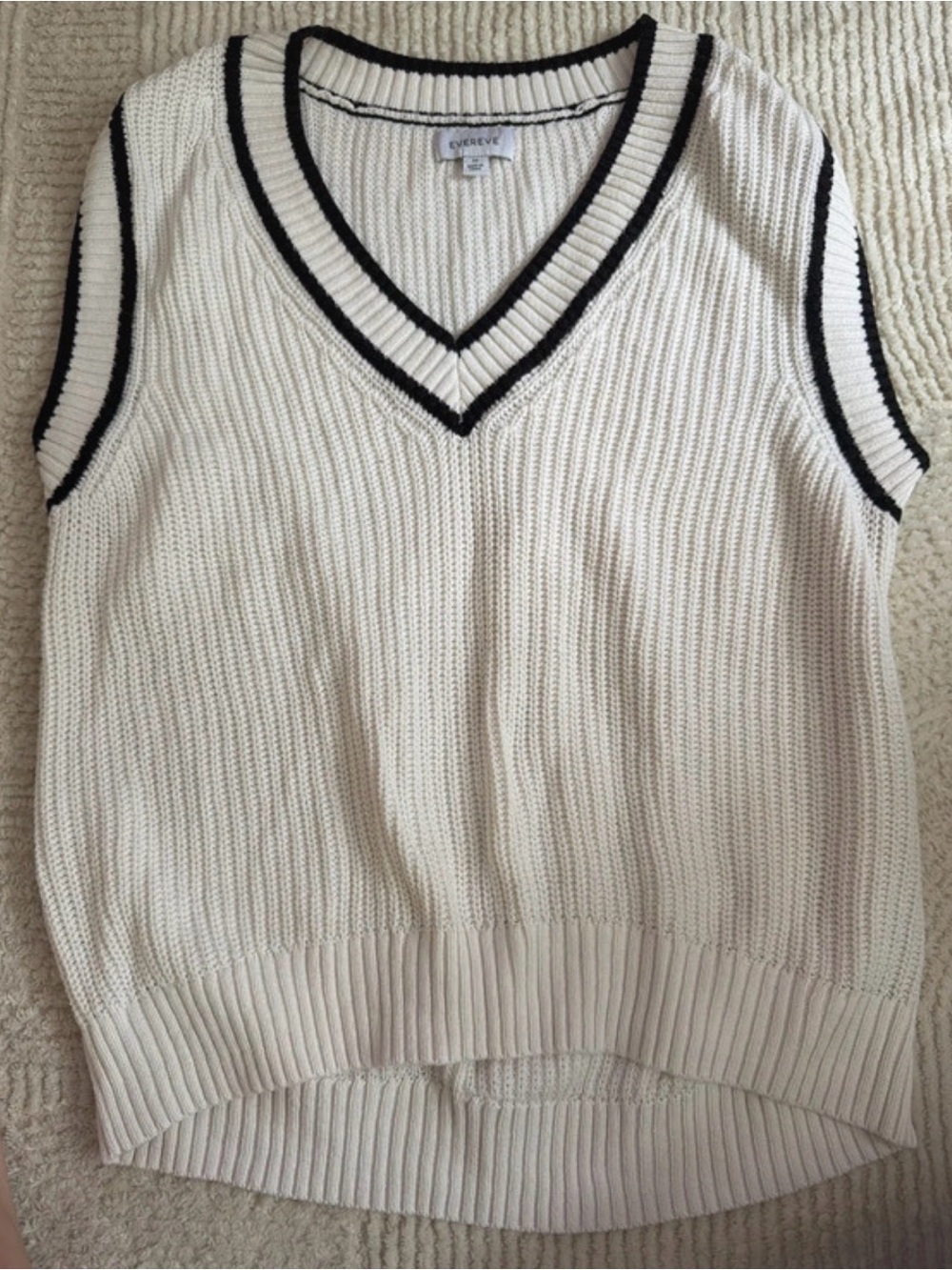 Evereve Cream Ribbed V-Neck Sweater Vest with Black Trim